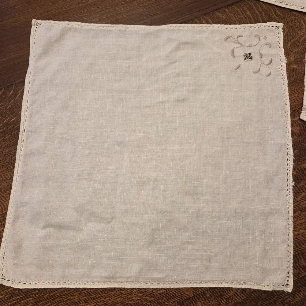 Vintage Elegant Antique White Broderie Anglaise Embroidered Linen Napkins (5)